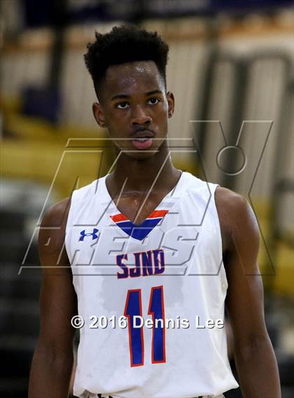 Thumbnail 3 in St. Joseph Notre Dame vs. Stuart Hall (CIF NorCal Regional D5 Final) photogallery.