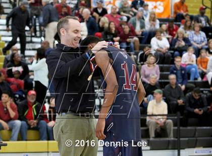 Thumbnail 1 in St. Joseph Notre Dame vs. Stuart Hall (CIF NorCal Regional D5 Final) photogallery.