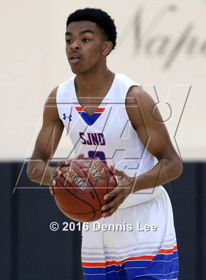 Thumbnail 2 in St. Joseph Notre Dame vs. Stuart Hall (CIF NorCal Regional D5 Final) photogallery.