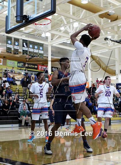 Thumbnail 3 in St. Joseph Notre Dame vs. Stuart Hall (CIF NorCal Regional D5 Final) photogallery.