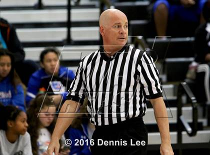 Thumbnail 3 in St. Joseph Notre Dame vs. Stuart Hall (CIF NorCal Regional D5 Final) photogallery.