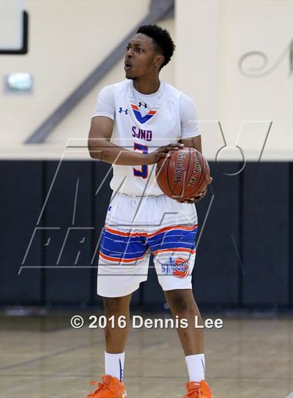 Thumbnail 2 in St. Joseph Notre Dame vs. Stuart Hall (CIF NorCal Regional D5 Final) photogallery.