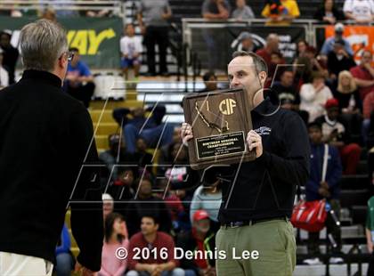 Thumbnail 3 in St. Joseph Notre Dame vs. Stuart Hall (CIF NorCal Regional D5 Final) photogallery.
