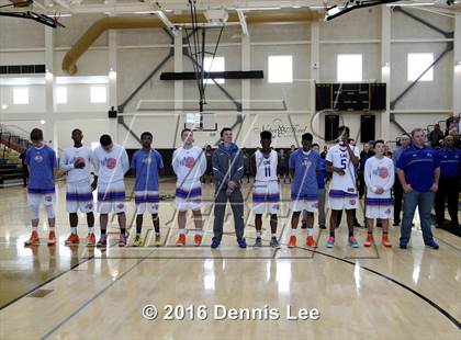 Thumbnail 3 in St. Joseph Notre Dame vs. Stuart Hall (CIF NorCal Regional D5 Final) photogallery.