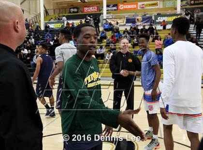 Thumbnail 1 in St. Joseph Notre Dame vs. Stuart Hall (CIF NorCal Regional D5 Final) photogallery.