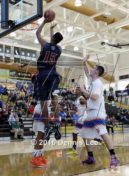 Thumbnail 3 in St. Joseph Notre Dame vs. Stuart Hall (CIF NorCal Regional D5 Final) photogallery.