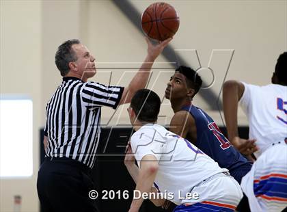 Thumbnail 2 in St. Joseph Notre Dame vs. Stuart Hall (CIF NorCal Regional D5 Final) photogallery.