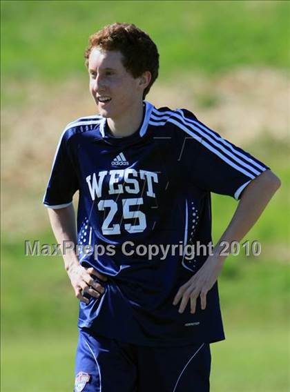 Thumbnail 3 in Gallatin vs West (Bearden Invitiational) photogallery.
