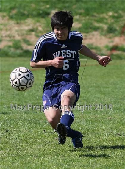 Thumbnail 2 in Gallatin vs West (Bearden Invitiational) photogallery.