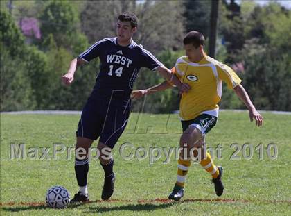 Thumbnail 1 in Gallatin vs West (Bearden Invitiational) photogallery.