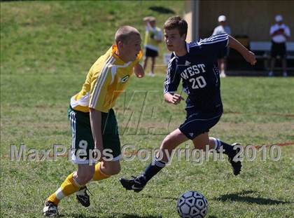 Thumbnail 3 in Gallatin vs West (Bearden Invitiational) photogallery.