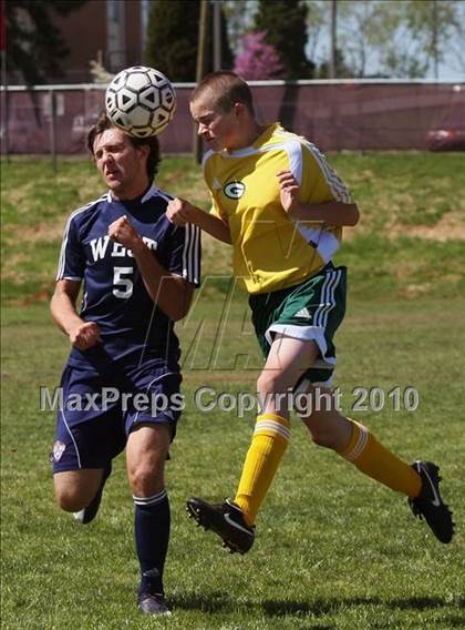 Thumbnail 2 in Gallatin vs West (Bearden Invitiational) photogallery.