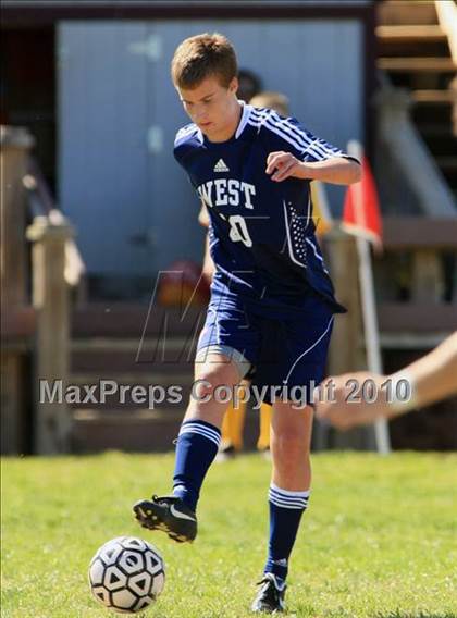 Thumbnail 3 in Gallatin vs West (Bearden Invitiational) photogallery.
