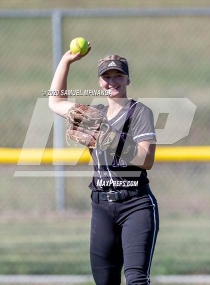 Thumbnail 3 in North Platte vs. Columbus photogallery.