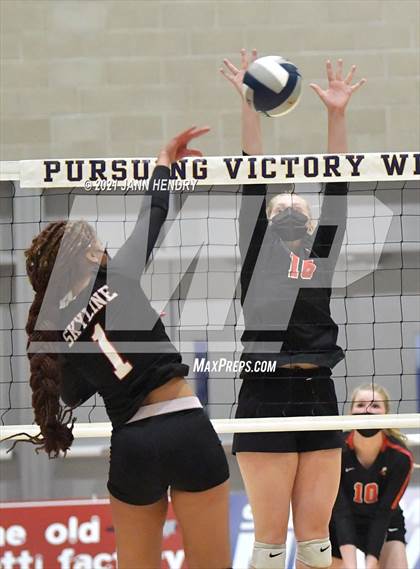 Thumbnail 2 in Skyline @ Santa Clarita Christian (CIF State D5 Final) photogallery.