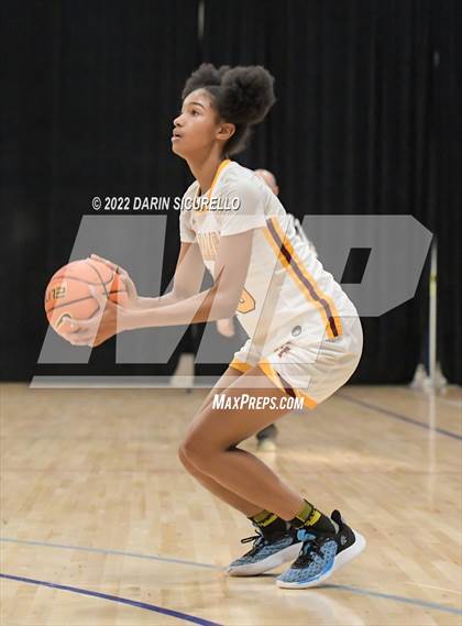 Thumbnail 3 in Bishop McNamara vs. Beaverton (NIKE Tournament of Champions) photogallery.