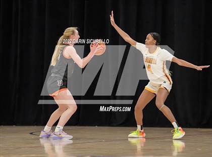 Thumbnail 2 in Bishop McNamara vs. Beaverton (NIKE Tournament of Champions) photogallery.