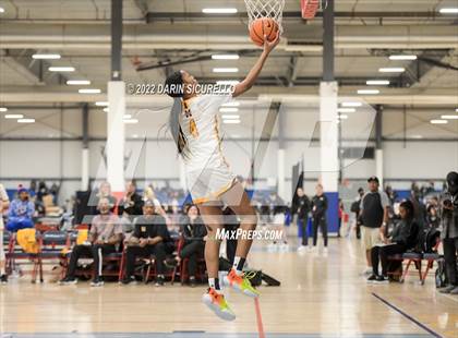Thumbnail 1 in Bishop McNamara vs. Beaverton (NIKE Tournament of Champions) photogallery.