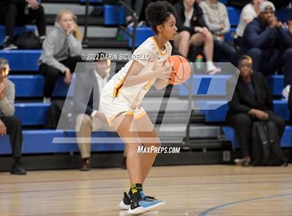 Thumbnail 2 in Bishop McNamara vs. Beaverton (NIKE Tournament of Champions) photogallery.
