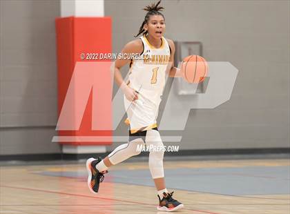 Thumbnail 1 in Bishop McNamara vs. Beaverton (NIKE Tournament of Champions) photogallery.