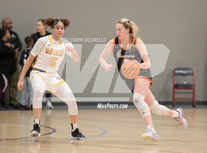 Thumbnail 3 in Bishop McNamara vs. Beaverton (NIKE Tournament of Champions) photogallery.