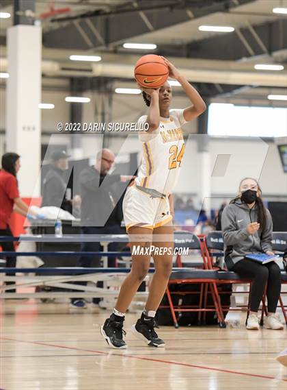 Thumbnail 3 in Bishop McNamara vs. Beaverton (NIKE Tournament of Champions) photogallery.