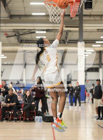Thumbnail 2 in Bishop McNamara vs. Beaverton (NIKE Tournament of Champions) photogallery.