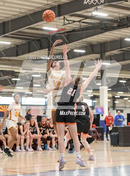 Thumbnail 2 in Bishop McNamara vs. Beaverton (NIKE Tournament of Champions) photogallery.