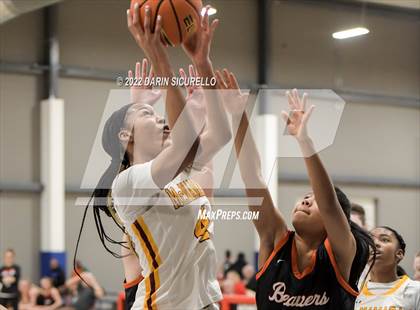 Thumbnail 1 in Bishop McNamara vs. Beaverton (NIKE Tournament of Champions) photogallery.