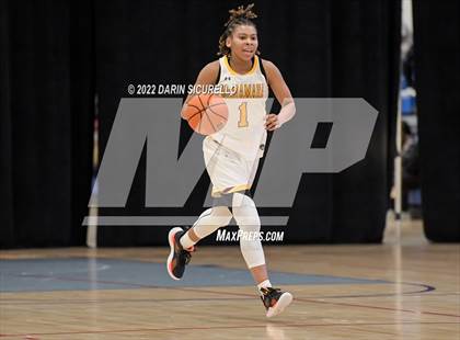 Thumbnail 2 in Bishop McNamara vs. Beaverton (NIKE Tournament of Champions) photogallery.