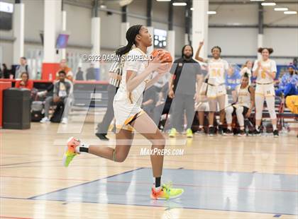 Thumbnail 2 in Bishop McNamara vs. Beaverton (NIKE Tournament of Champions) photogallery.