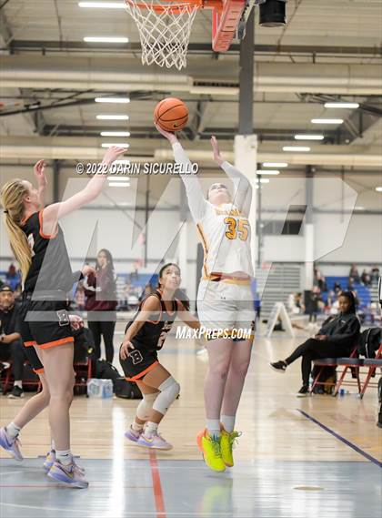 Thumbnail 3 in Bishop McNamara vs. Beaverton (NIKE Tournament of Champions) photogallery.