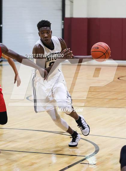 Thumbnail 2 in Helen Cox vs Mariner (Allstate Sugar Bowl Classic) photogallery.
