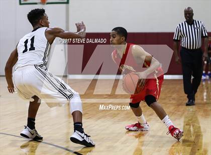 Thumbnail 2 in Helen Cox vs Mariner (Allstate Sugar Bowl Classic) photogallery.