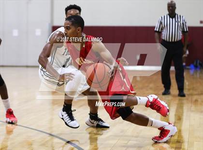 Thumbnail 2 in Helen Cox vs Mariner (Allstate Sugar Bowl Classic) photogallery.