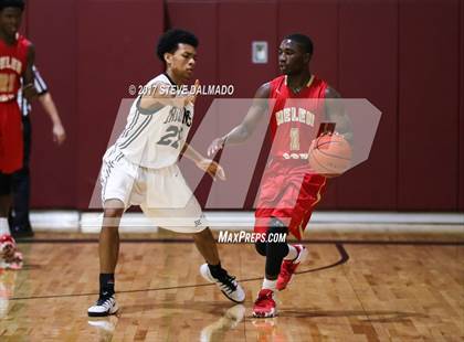 Thumbnail 3 in Helen Cox vs Mariner (Allstate Sugar Bowl Classic) photogallery.