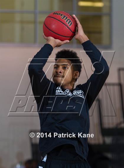 Thumbnail 1 in T.C. Williams vs. Kecoughtan (George Long Holiday Hoops Tournament) photogallery.