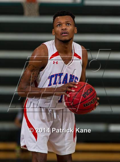 Thumbnail 1 in T.C. Williams vs. Kecoughtan (George Long Holiday Hoops Tournament) photogallery.