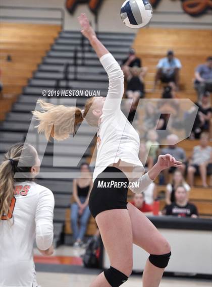 Thumbnail 1 in Huntington Beach vs. Tesoro (Dave Mohs Classic) photogallery.