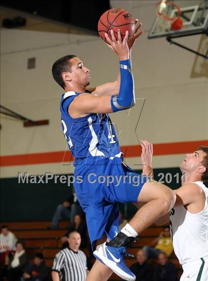 Thumbnail 2 in El Dorado vs. Stevenson (Mesa Verde Tournament) photogallery.