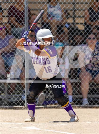 Thumbnail 2 in Kennedy vs. Miramonte (CIF NCS D5 FINAL) photogallery.