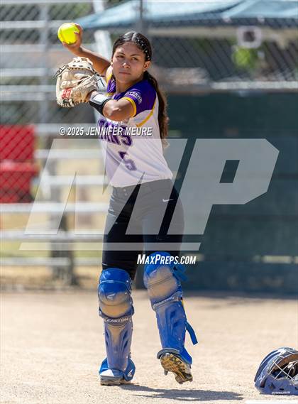 Thumbnail 1 in Kennedy vs. Miramonte (CIF NCS D5 FINAL) photogallery.