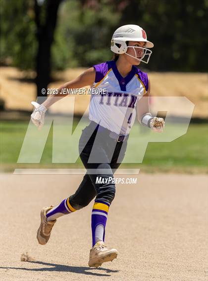 Thumbnail 1 in Kennedy vs. Miramonte (CIF NCS D5 FINAL) photogallery.