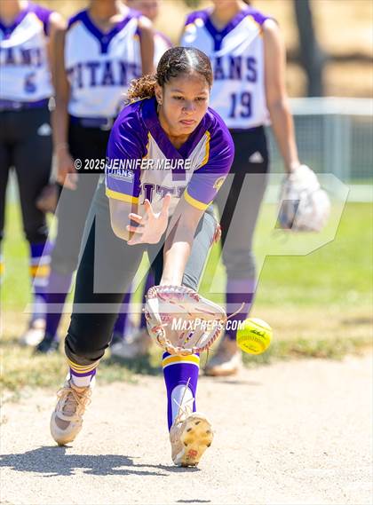 Thumbnail 1 in Kennedy vs. Miramonte (CIF NCS D5 FINAL) photogallery.