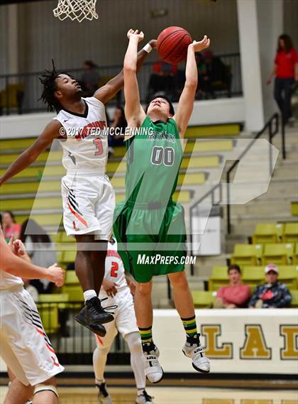 Thumbnail 3 in Lamar vs. Greenland  (AAA 3A Regional Playoff) photogallery.
