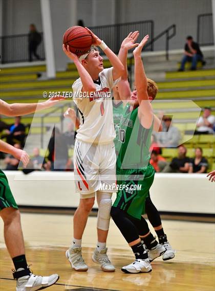 Thumbnail 3 in Lamar vs. Greenland  (AAA 3A Regional Playoff) photogallery.