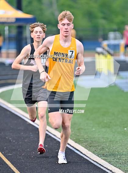 Thumbnail 2 in IHSAA Delta Sectionals (3200 Meter)  photogallery.