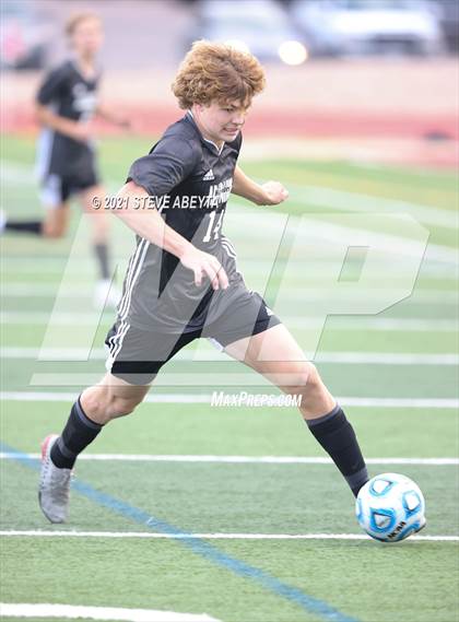 Thumbnail 1 in Cherokee Trail @ Arapahoe photogallery.