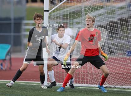 Thumbnail 1 in Cherokee Trail @ Arapahoe photogallery.