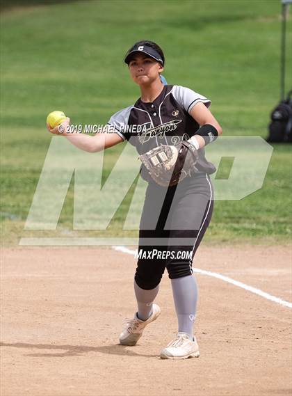 Thumbnail 1 in Downey @ Canyon photogallery.